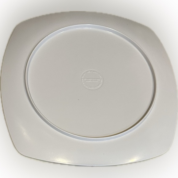 VTG PASTEL STRIPED SPOTED LIGHT MELAMINE 9.5” 4 PLATES EASTER DORM PARTY PICNIC - Picture 5 of 14